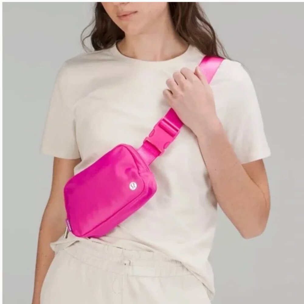 Lululemon Everywhere Belt Bag 1L Sonic Pink